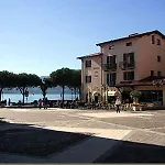 Du Hotel