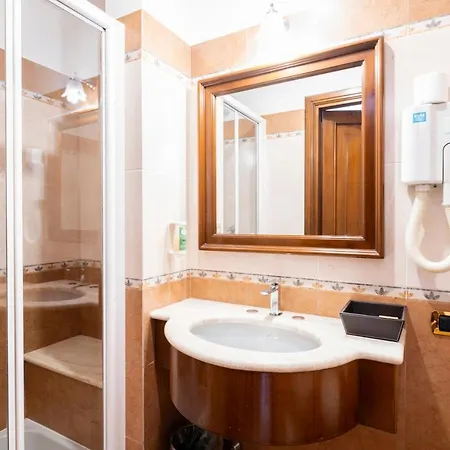 Hotel Du 3*