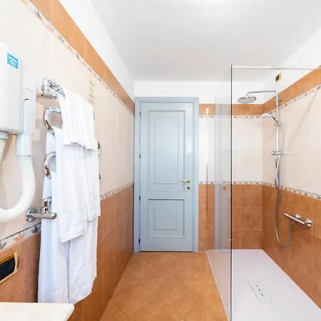 Du ホテル メナッジョ