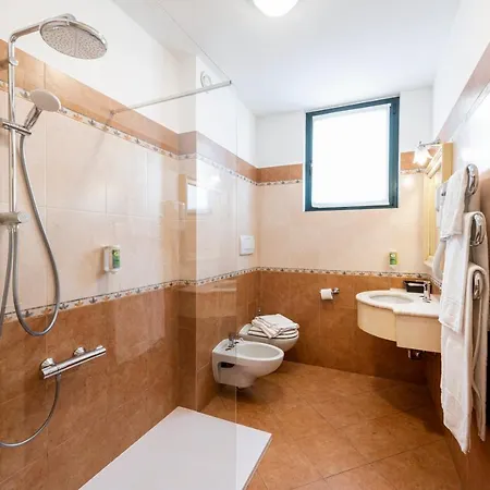 Du Hotel 3*
