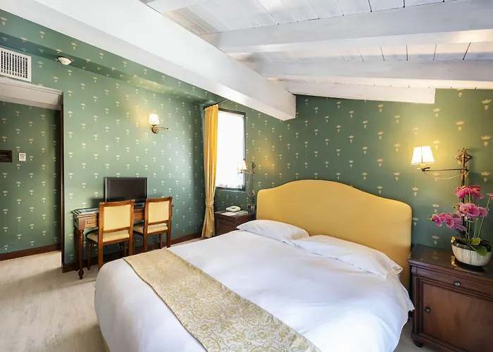 Hotell Du 3*