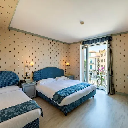 斯皮纳里酒店 3* 梅纳焦