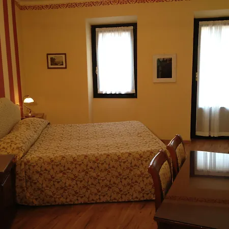 斯皮纳里酒店 梅纳焦