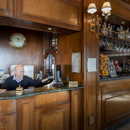 斯皮纳里酒店 酒店 梅纳焦