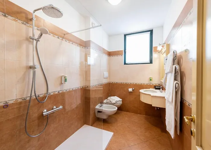 Du Hotel 3*